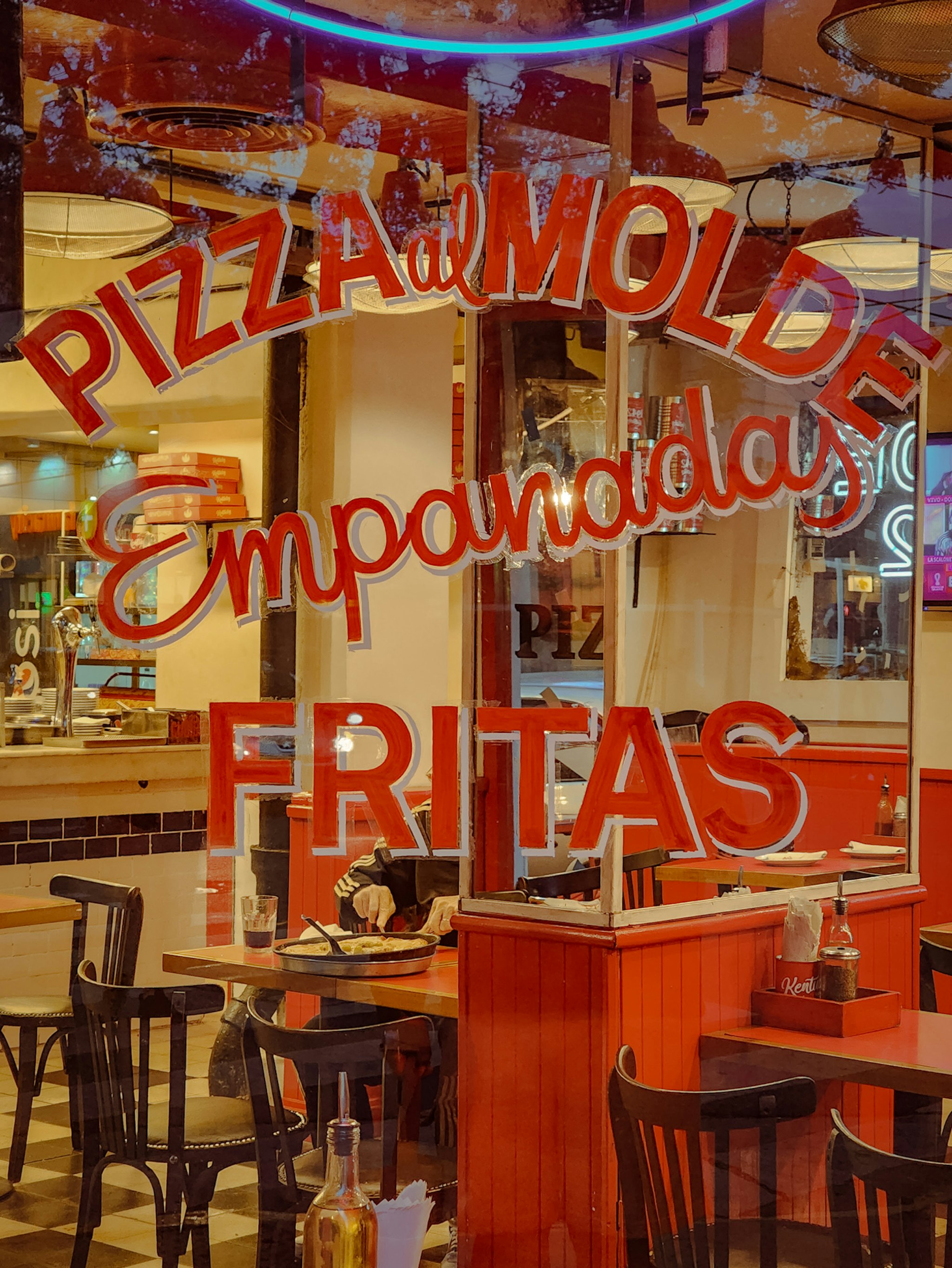 Pizza de Molde. Empanadas Fritas